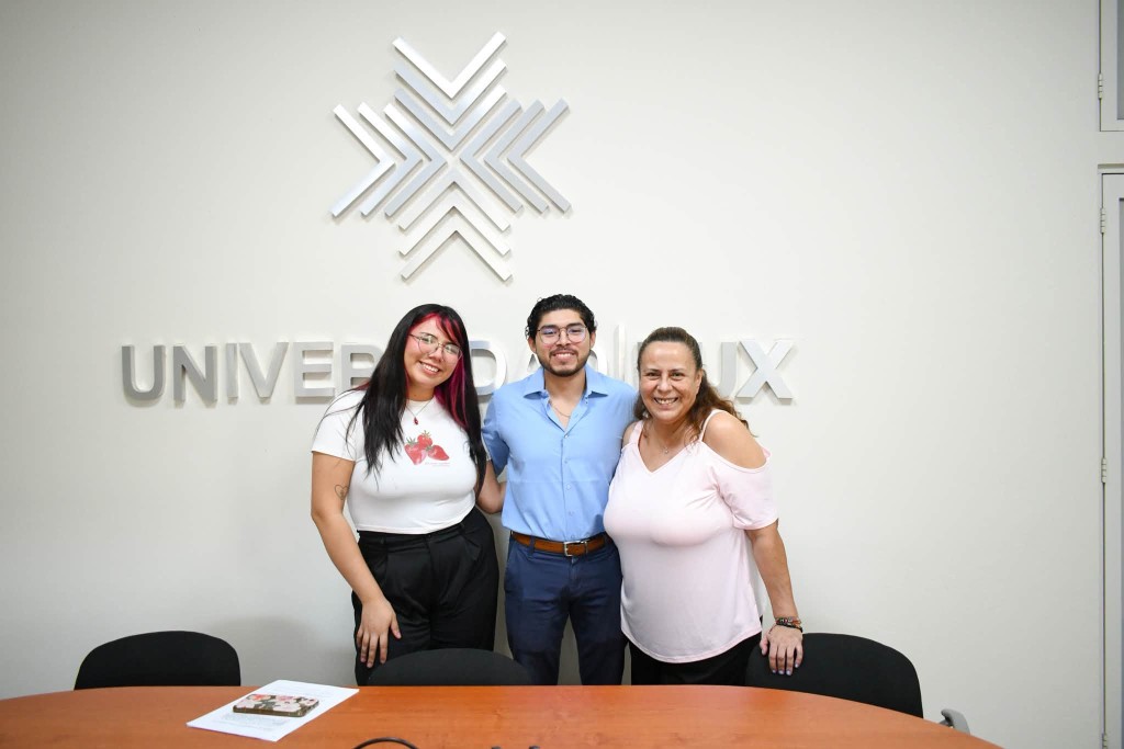 Firma de convenio entre UniMarket y Universidad Lux